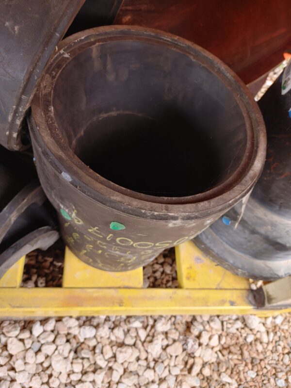 Lote de Revestimentos, Rotores, Peças Diversas de Bomba WEIR e Motobombas - Image 63