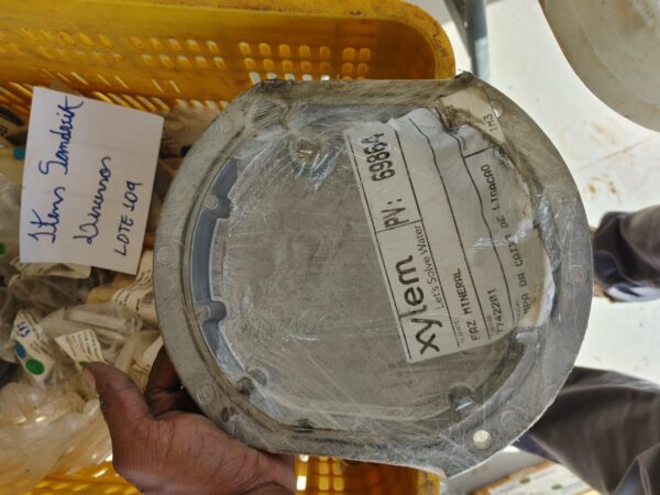 Lote de Revestimentos, Rotores, Peças Diversas de Bomba WEIR e Motobombas - Image 15