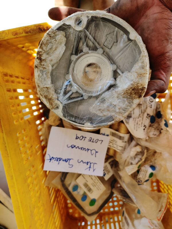 Lote de Revestimentos, Rotores, Peças Diversas de Bomba WEIR e Motobombas - Image 19