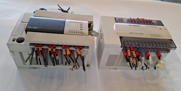 Controlador Lógico Programável (CLP) Mitsubishi FX2N-32ER-ES/UL 32 I/O 100–240V AC 30W - Image 2