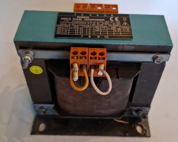 Transformador de Comando Siemens 4AM4895-0AS10-0C 500VA Entrada 220–480V Saída 110–220V Usado - Image 2
